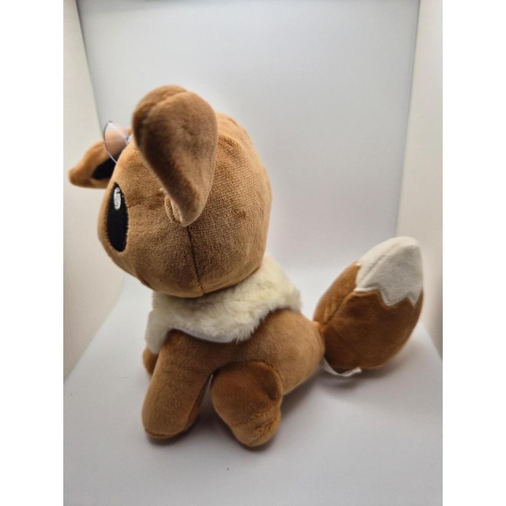 Eevee - Picture 2 of 3